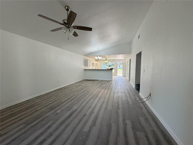 Building Photo - 1112 Eden Dr