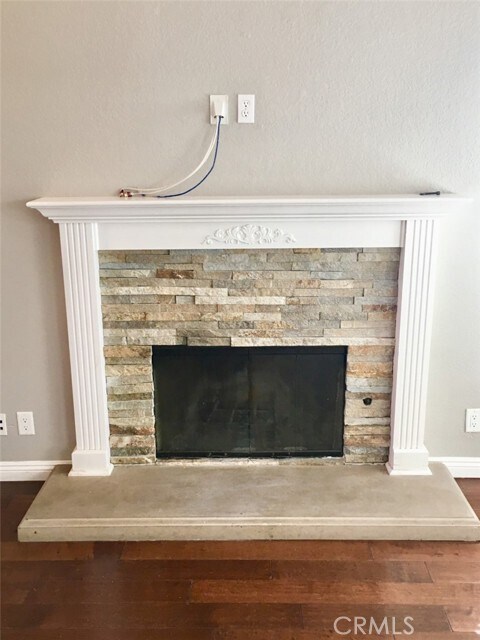 Building Photo - 45 Desert Thorn