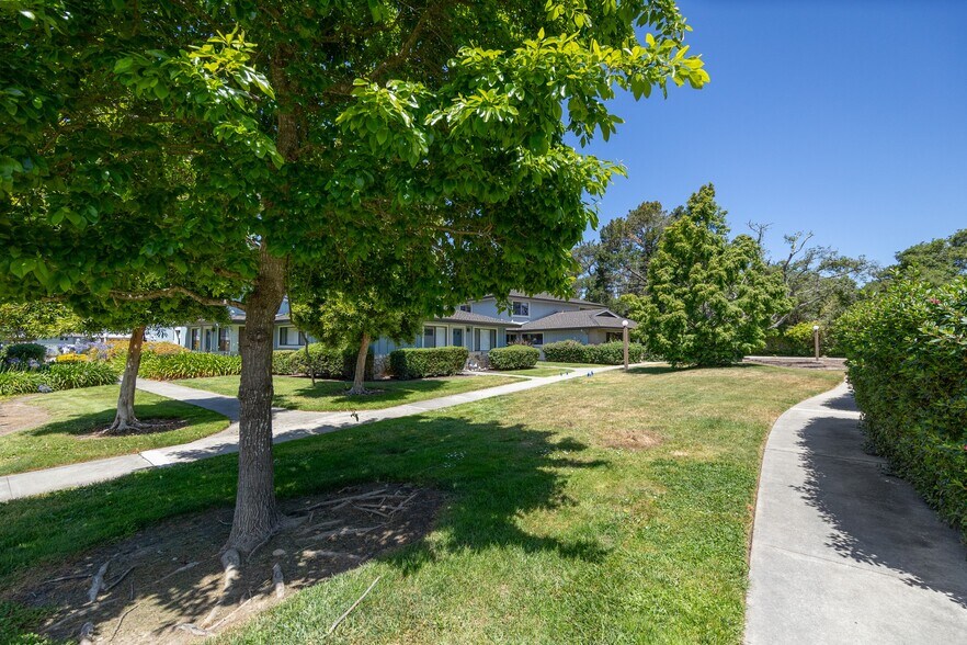 Building Photo - 930 Ponselle Ln