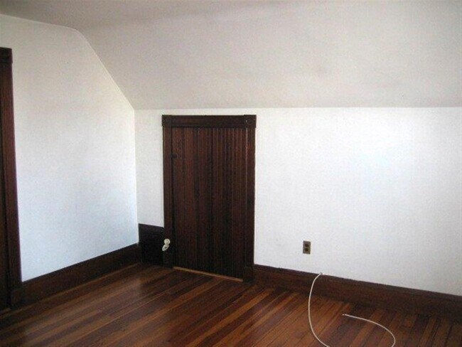 Building Photo - 95 Bartlett St