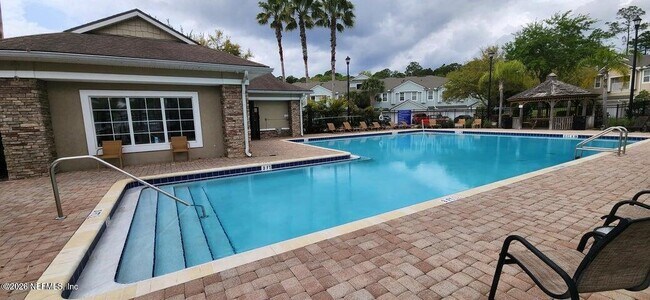 Building Photo - 7036 Deer Lodge Cir