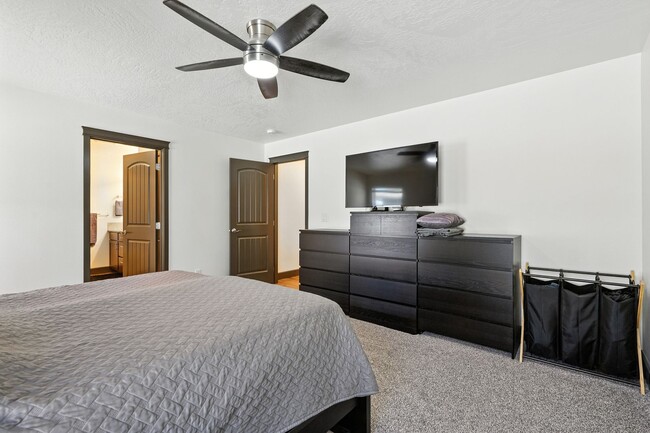 Building Photo - Gorgeous Hayden Home For Rent!