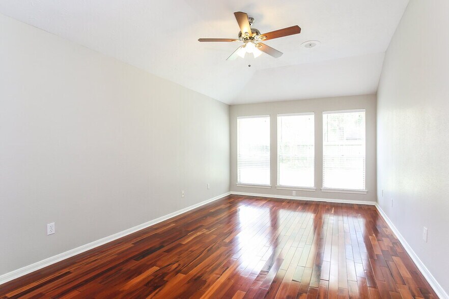 Building Photo - 5207 Village Springs Dr