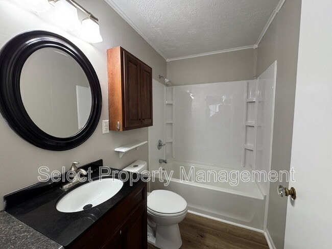 Building Photo - 1909 Jessie Ave