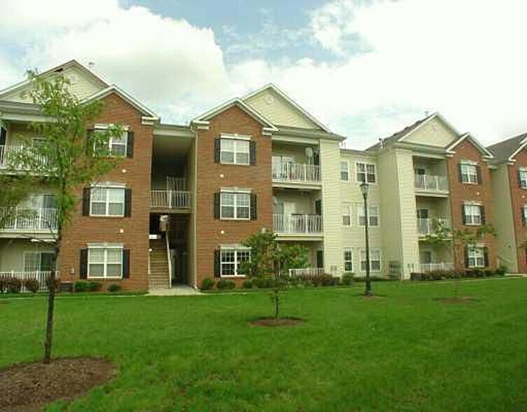 Building View - 834 Dominick Ct
