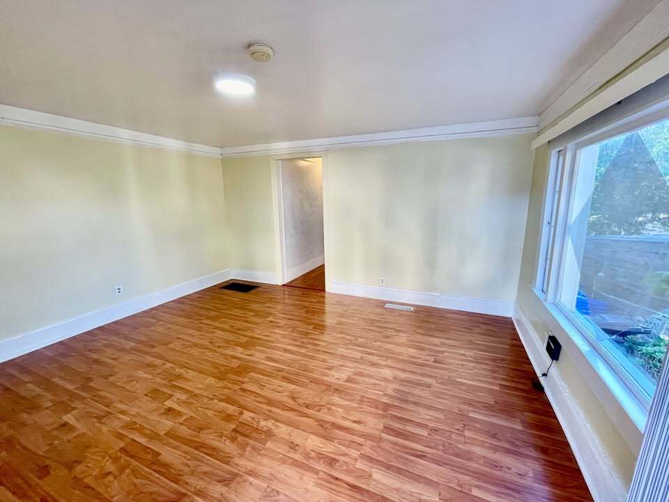 Building Photo - 475 Newton Ave