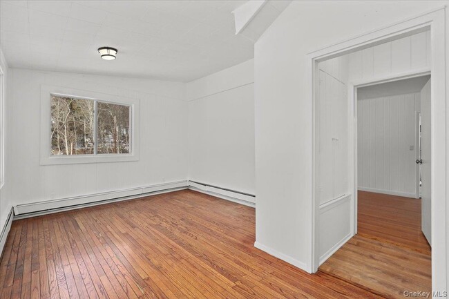 Building Photo - 300 Waccabuc Rd