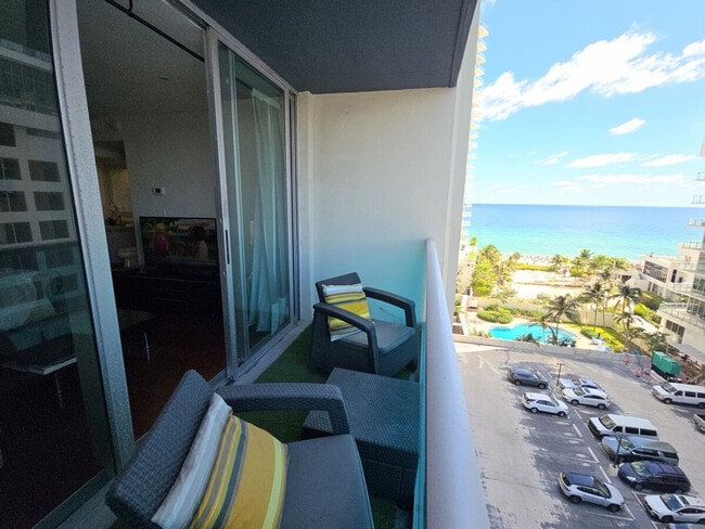 Building Photo - 3901 S Ocean Dr