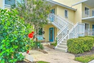 Building Photo - 5563 NE Gulfstream Way