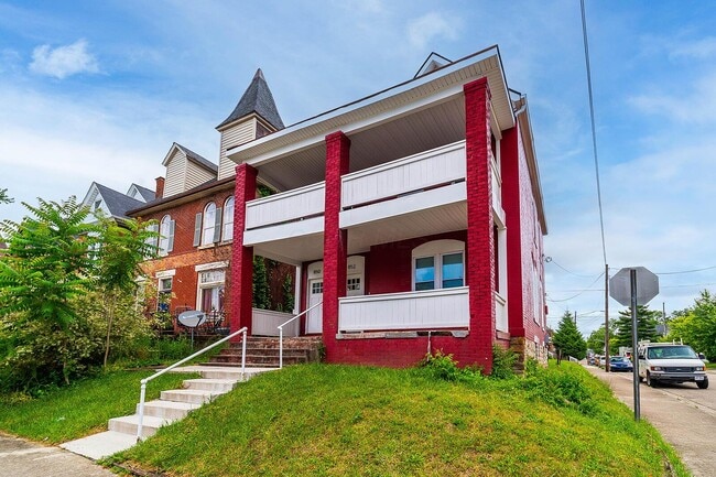 Primary Photo - 850 Wilson Ave
