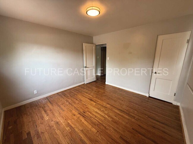Building Photo - 1009 Bryn Mawr Dr NE