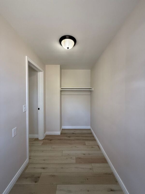 Building Photo - 172 Stonewood Ave
