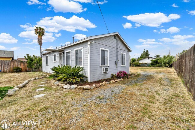 Building Photo - Charming 3 Bed/1 Bath El Cajon Home with Spacious Yard