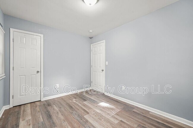 Building Photo - 1156 Hubbard St SW