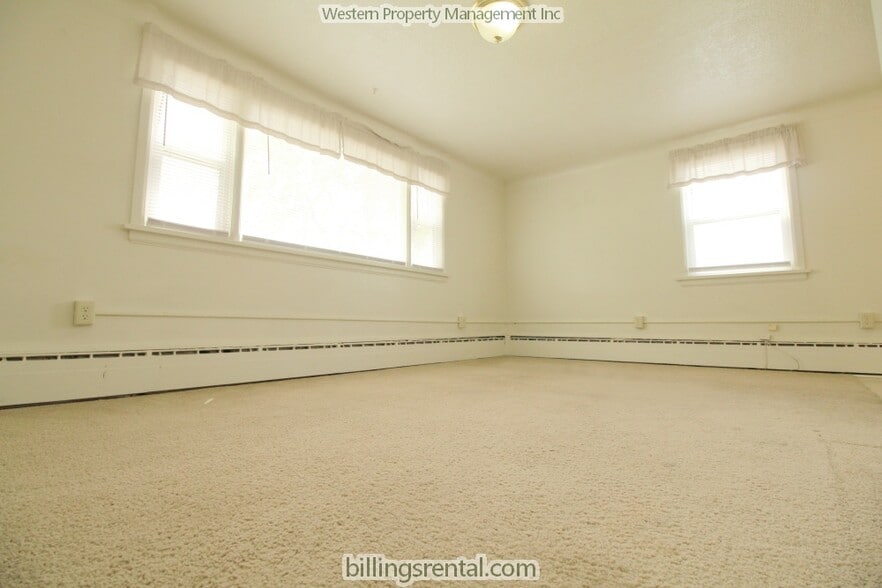 Living Room - 711 Avenue B