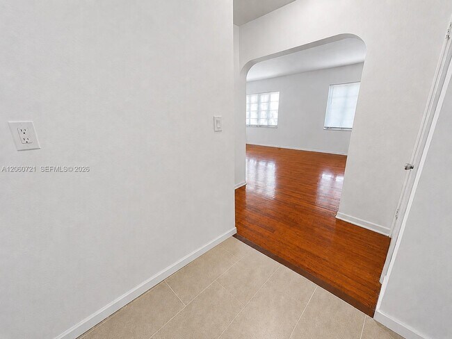 Building Photo - 7407 Byron Ave
