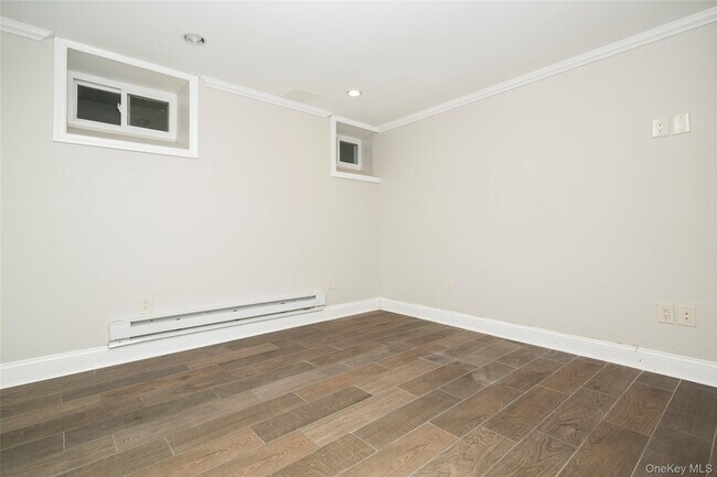 Building Photo - 309 Milbank Ave