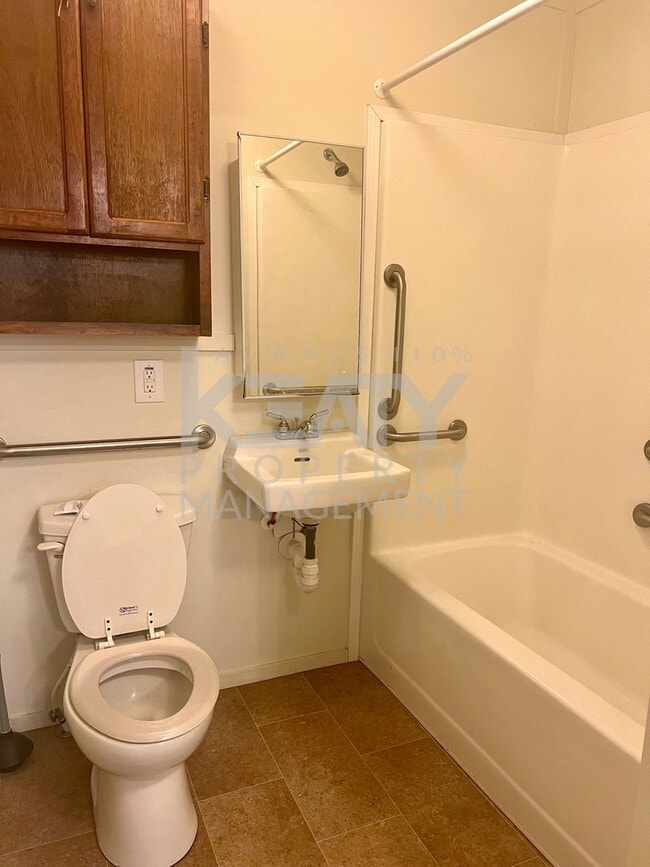 Building Photo - Charming home located in Grand Coteau, LA