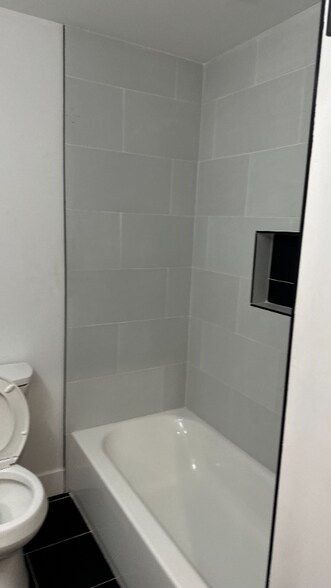 Building Photo - 3327 N American St