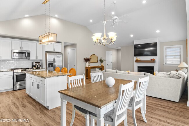 Building Photo - 1260 Pensacola Rd