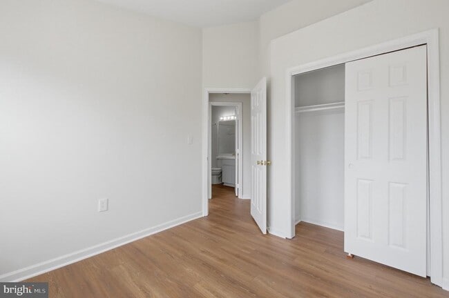 Building Photo - 14666 Seasons Dr