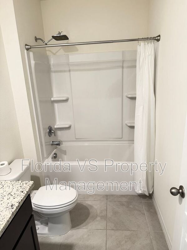 Building Photo - 804 Horsetail Dr