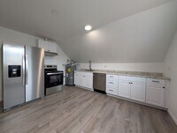 Building Photo - 533 Methow St