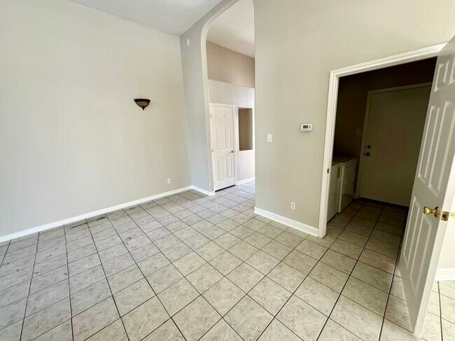 Building Photo - 21114 Sun Haven Dr