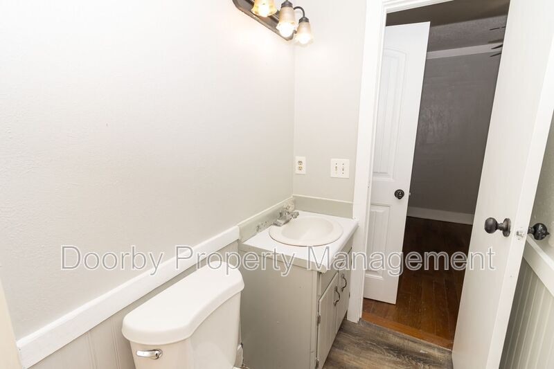 Building Photo - 8800 Millard Lee Ln