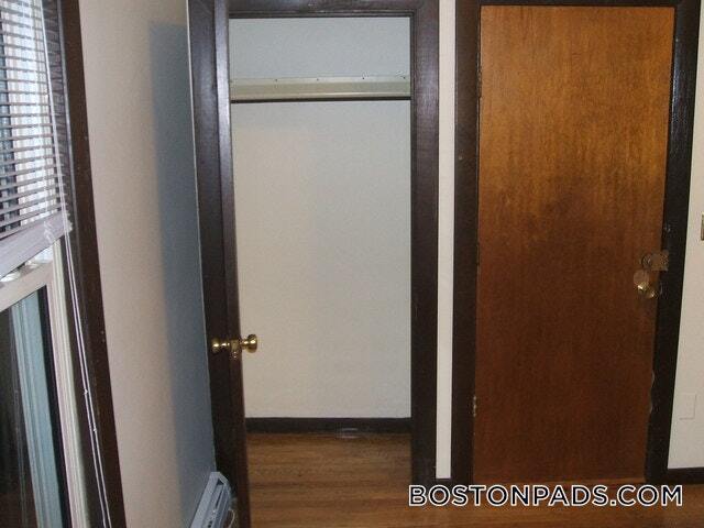 Building Photo - 9 Elmer St