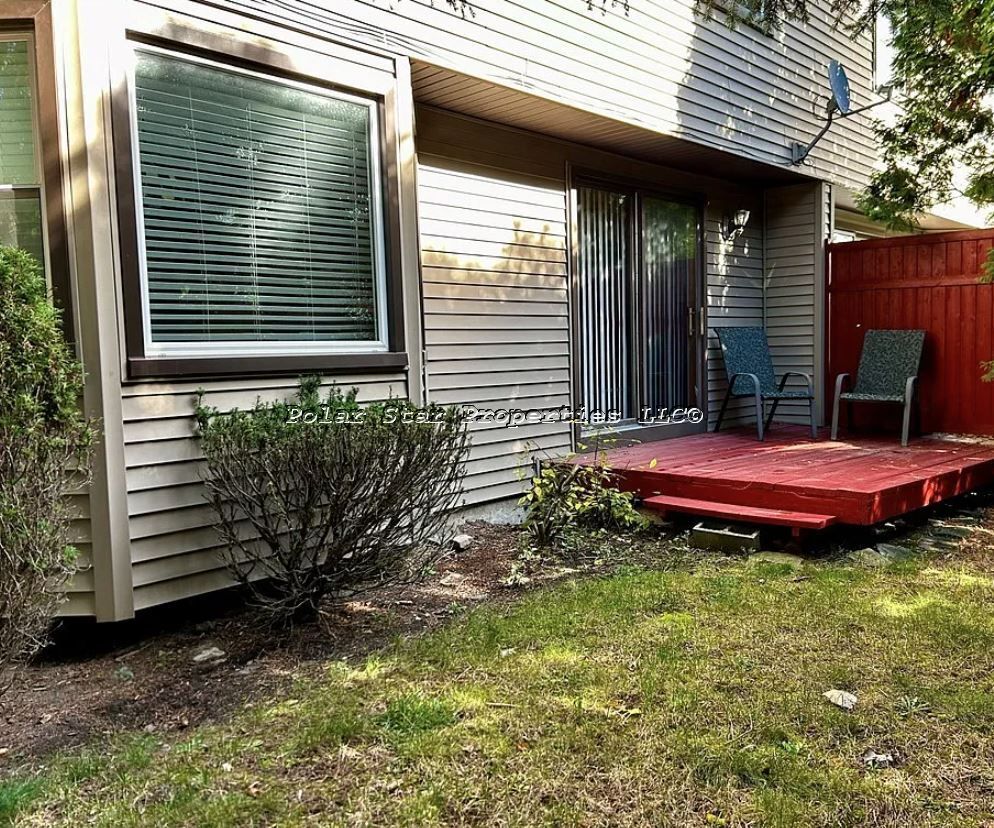 Building Photo - 767 Robin Rd