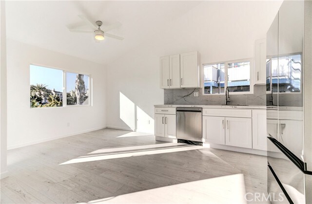 Building Photo - 231 W Escalones