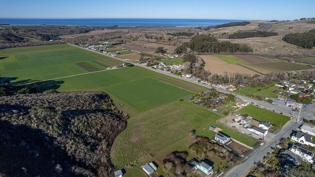 Building Photo - 1926 Pescadero Creek Rd