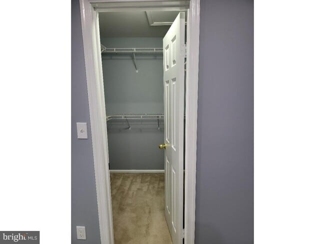 Building Photo - 6 Halstead Pl