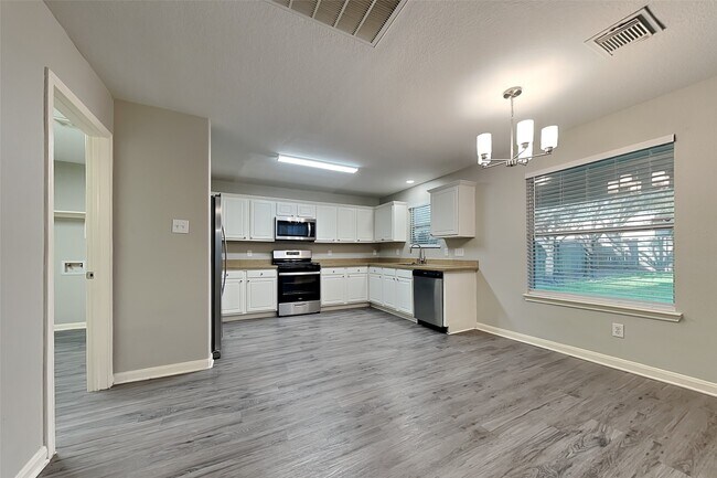 Building Photo - 32414 Angler Park