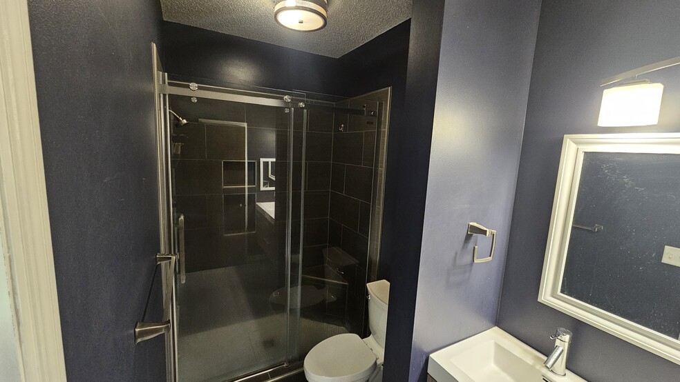 Bathroom 1 - 500 N 2nd St