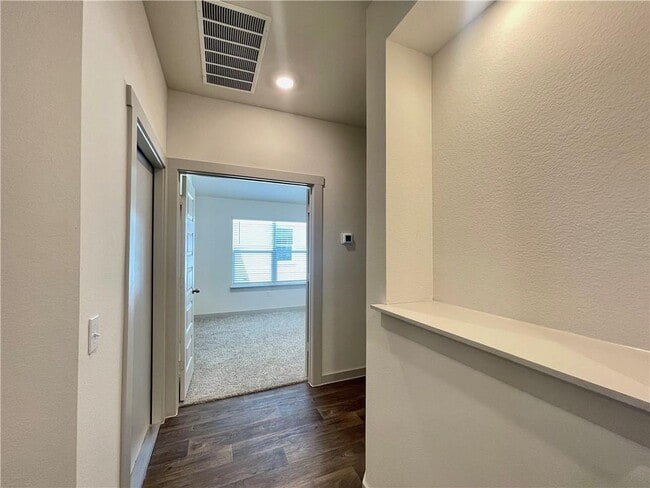 Building Photo - 110 Krause Spgs Dr