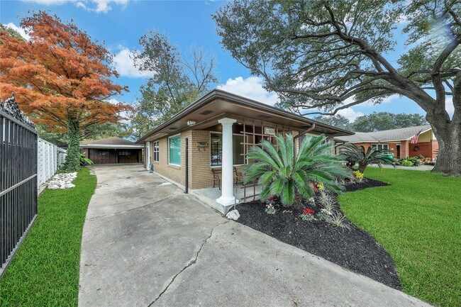 Building Photo - 1930 Brimberry St