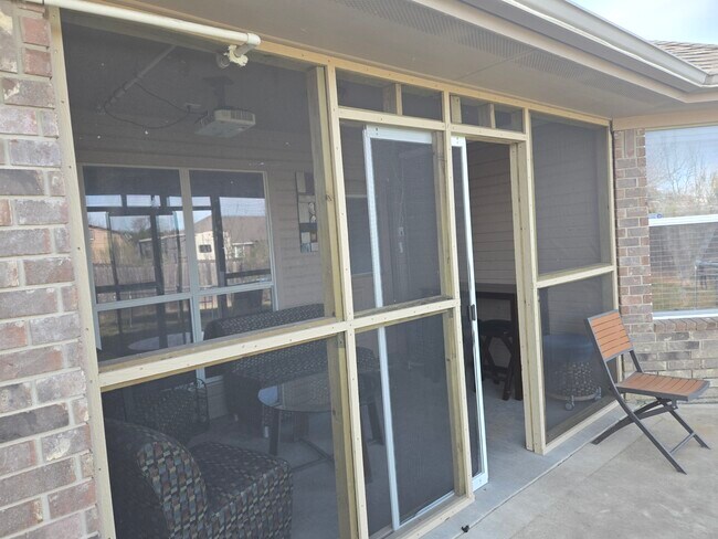 Building Photo - 3408 Lauren St