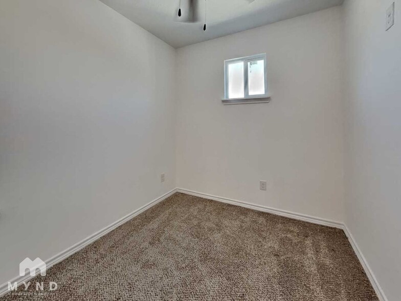 Building Photo - 3034 W Salinas St