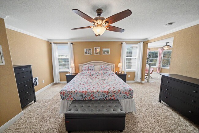 Building Photo - Exquisite 3-bedroom, 2.5-bathroom off 1604 and Culebra Road - Realtor Commission: $500