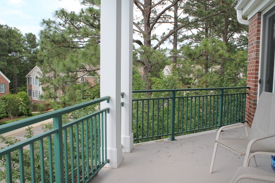Building Photo - 2137 Creswell Dr