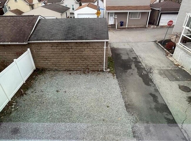 Building Photo - 116 Bigham St