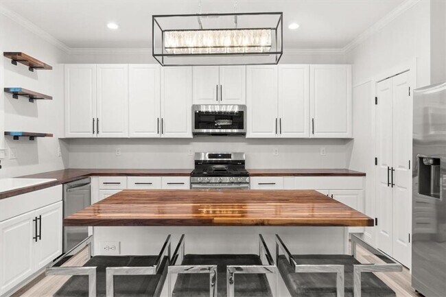 Building Photo - 2895 Jones Mill Rd