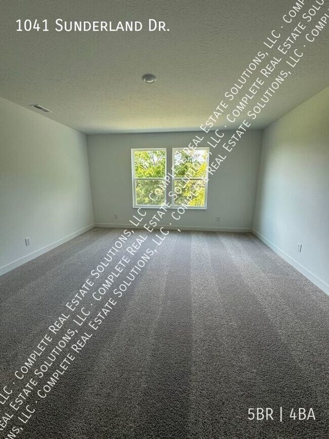 Building Photo - 1041 Sunderland Dr