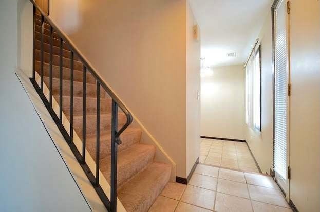 Building Photo - 12752 Kenneth Ave