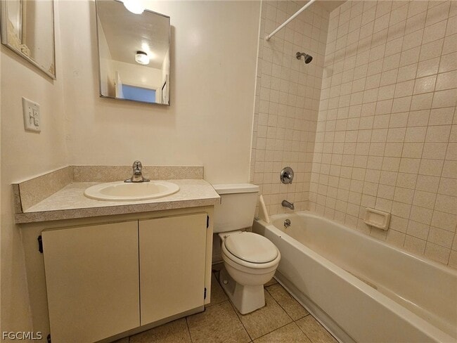 Building Photo - 120 Trafalgar Pkwy