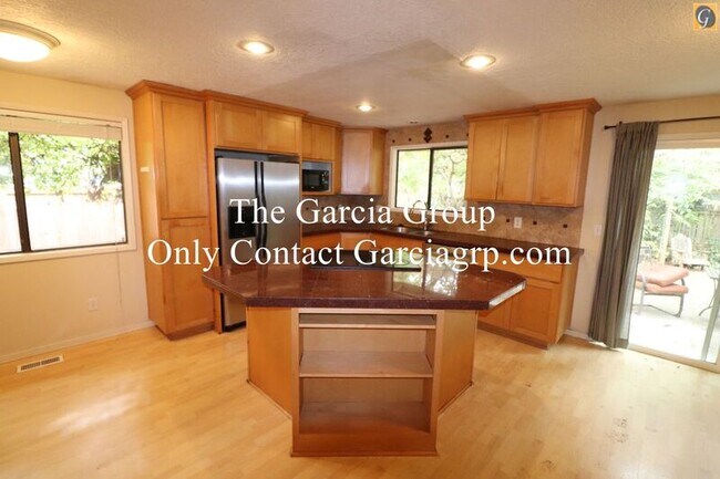 Building Photo - 9585 SW New Forest Dr