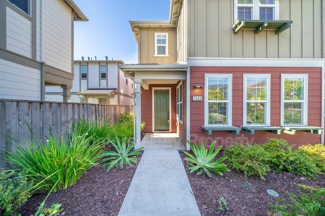 Building Photo - 3008 Lighthouse Ln