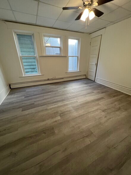 Building Photo - 349 W 8th St